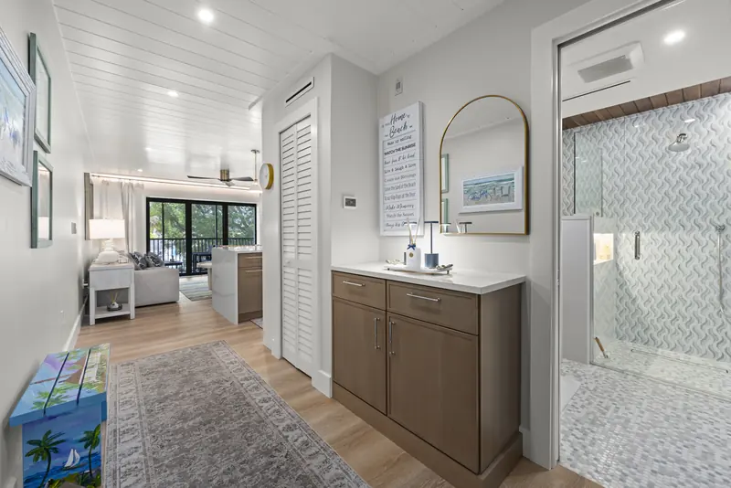 Entry foyer with view to the living room