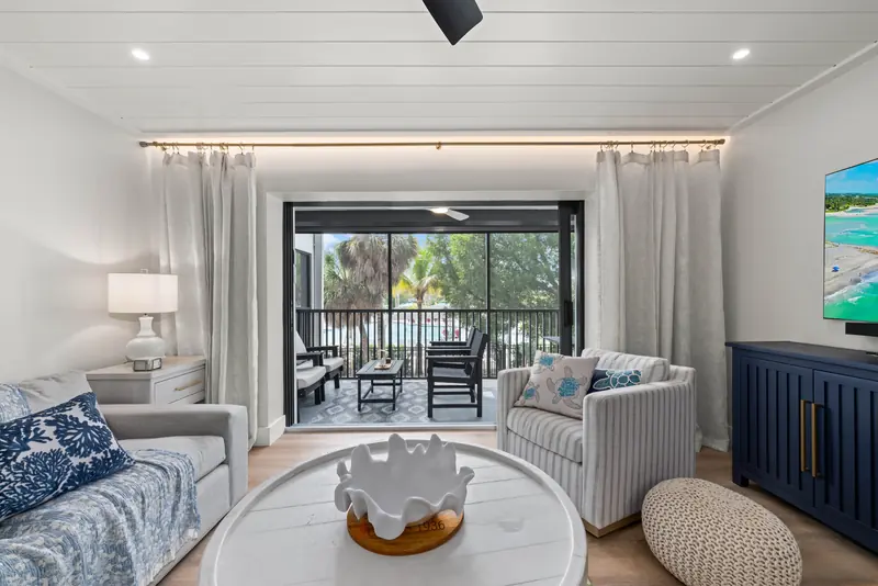 Living area with views to the lanai
